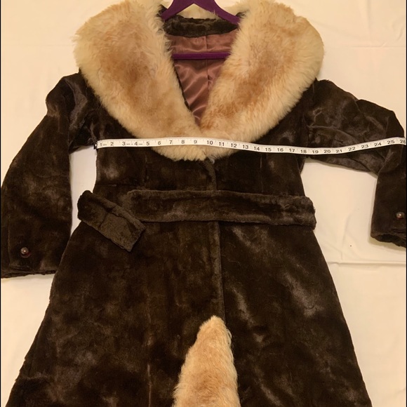 Vintage 1970’s Lamb’s Wool coat! - Picture 2 of 4
